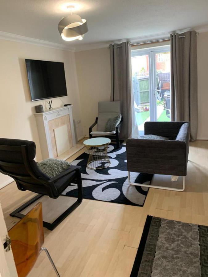 Charming 2-Bed House In London Villa Dış mekan fotoğraf